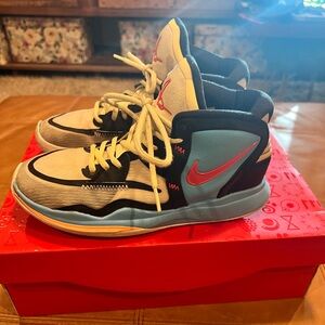 Nike Kyrie Infinity SE GS Baltic Blue Crimson Sneakers Sz. 6Y EUC